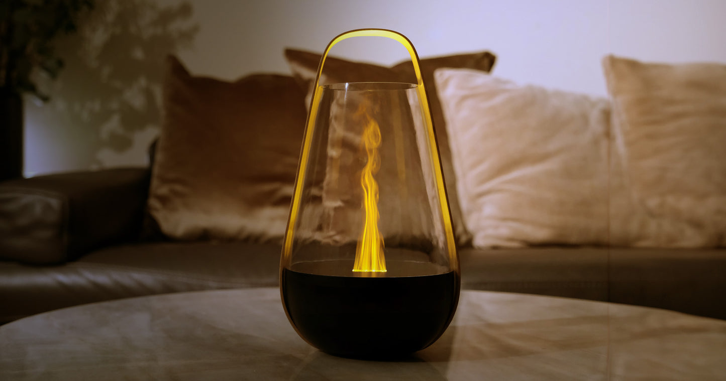 Der EleEELS S5 Aroma Diffusor Lantern schafft eine gemütliche Atmosphäre im Wohnzimmer.