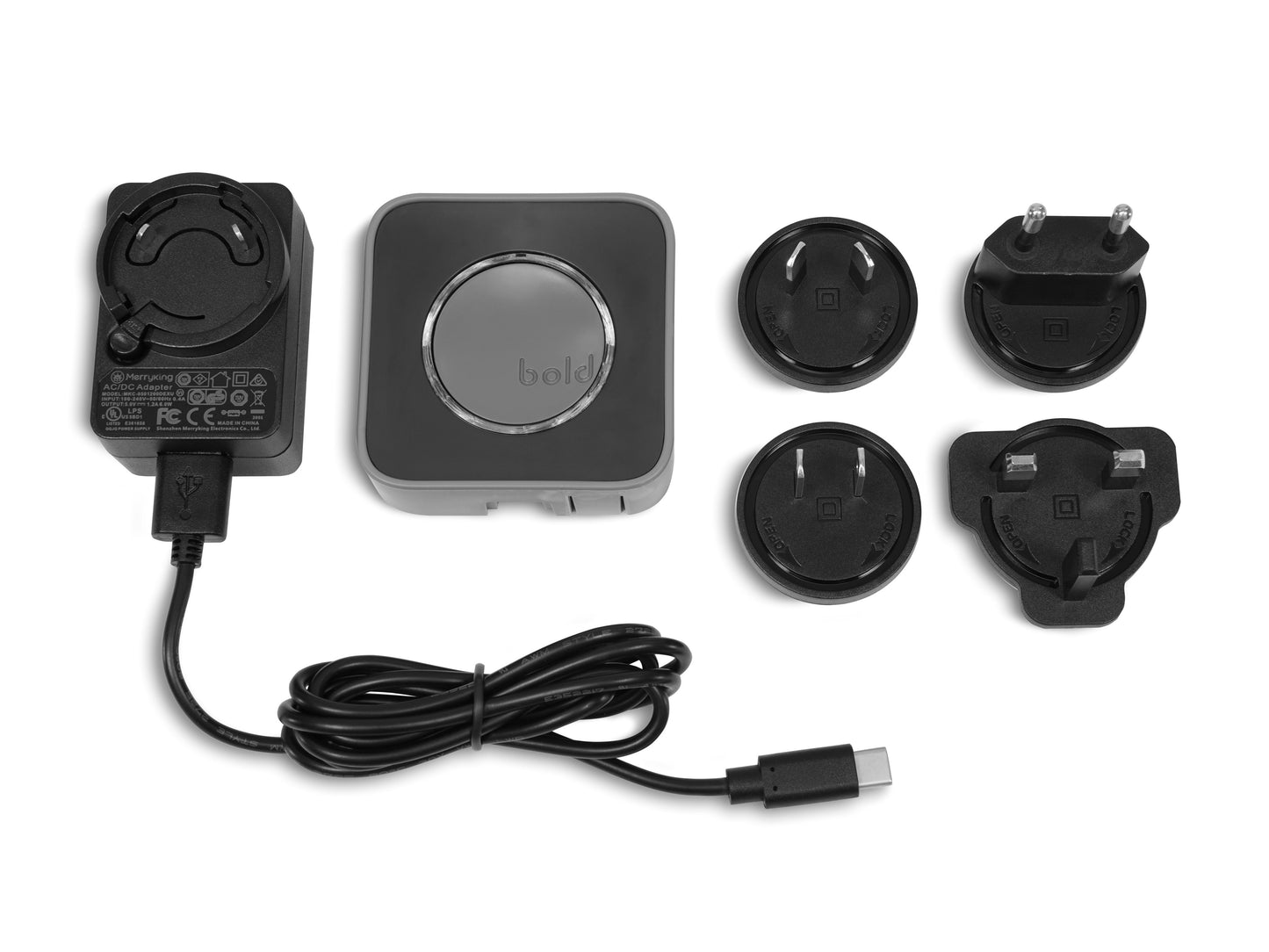 Bold Bridge mit Netzteil und internationalen Steckdosenadaptern – ermöglicht die Fernsteuerung von Bold Smart Locks weltweit. Kompakt, vielseitig und reisefreundlich.