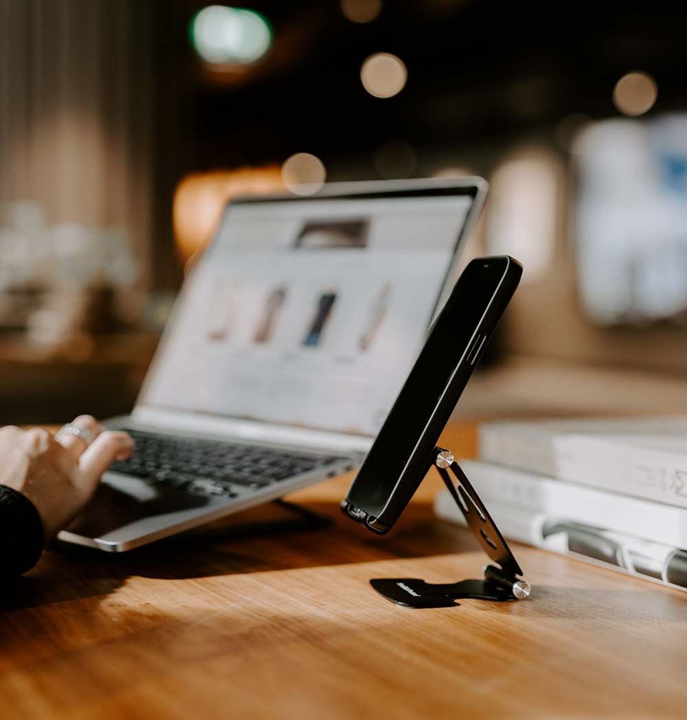 ERGONOMIC MOBILE STAND - ergonomic smartphone holder