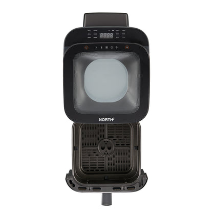 Geöffnete NORTH Air Fryer mit herausnehmbarem Korb und Sichtfenster für eine einfache Kontrolle des Garvorgangs