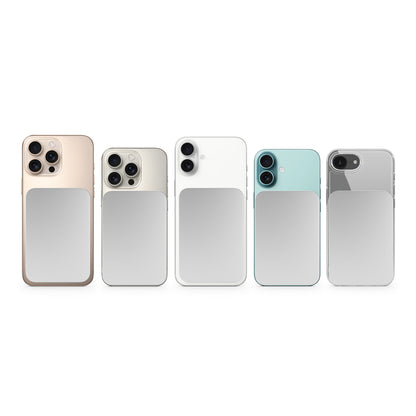 Epico Mag+ Powerbank haftet magnetisch an Rückseite eines iPhones mit MagSafe-Funktion, kabelloses Laden in Aktion